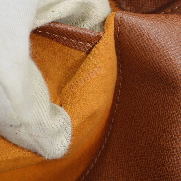 AUTHENTICITY GUARANTEED Louis Vuitton MONOGRAM MUSETTE TANGO SHORT SHOULDER BAG - Picture 6 of 8